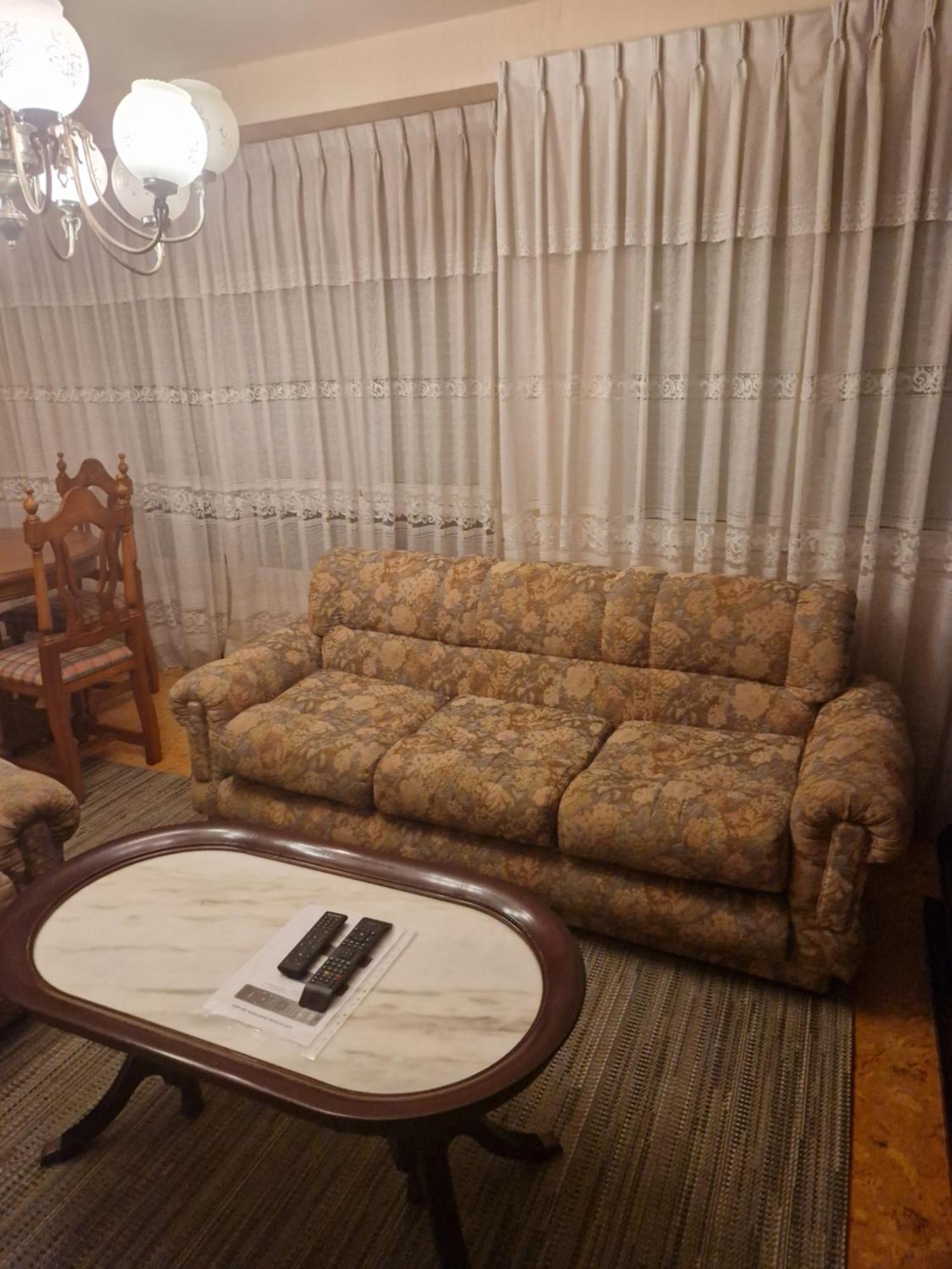Apartamento Muy Amplio, Con Wifi Y A 12 Minutos Del Centro Gijón Exteriör bild
